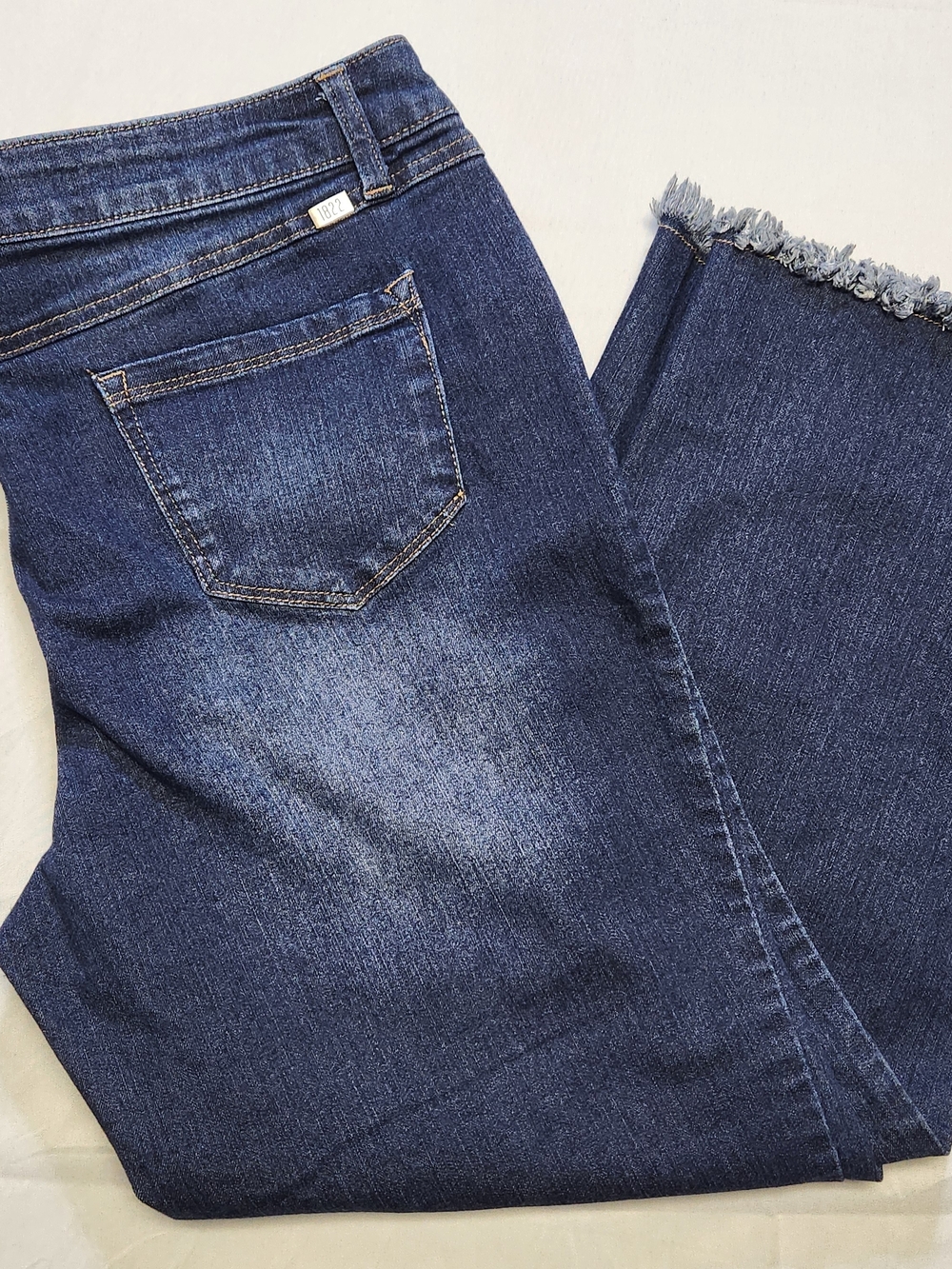 1822 Denim Dark Blue Cropped Jeans with Frayed Hem Size 14